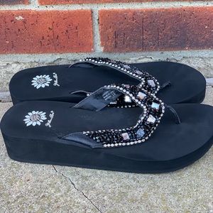 Yellow Box women’s rinestone flip flops
